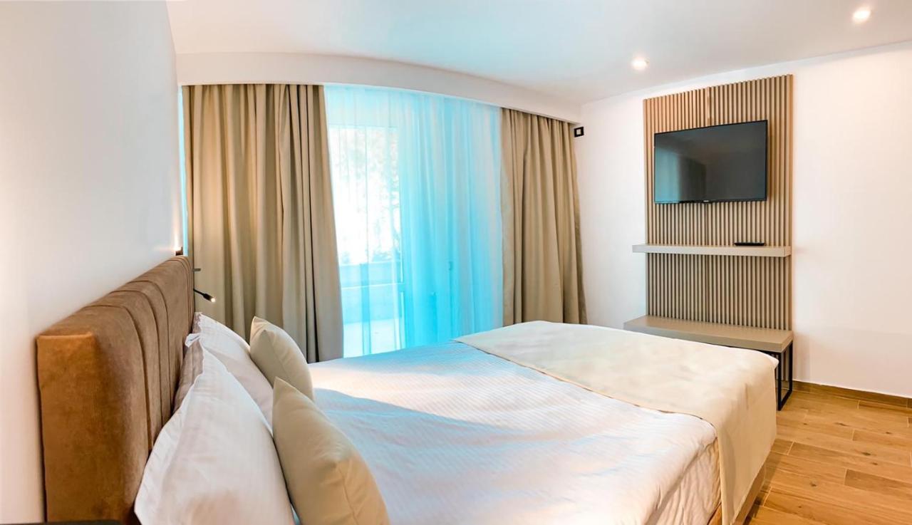 ונוס Hotel Corina מראה חיצוני תמונה