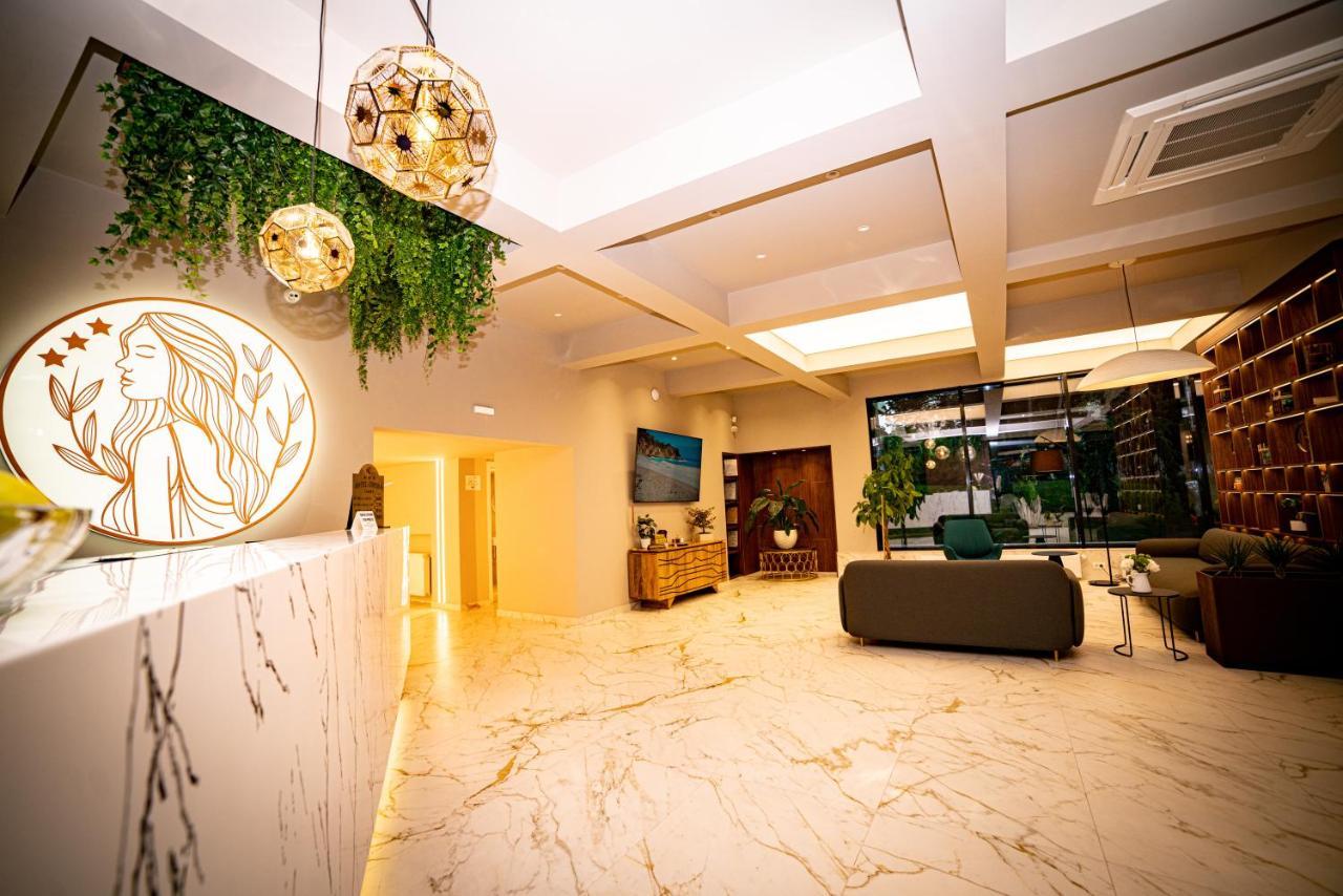 ונוס Hotel Corina מראה חיצוני תמונה