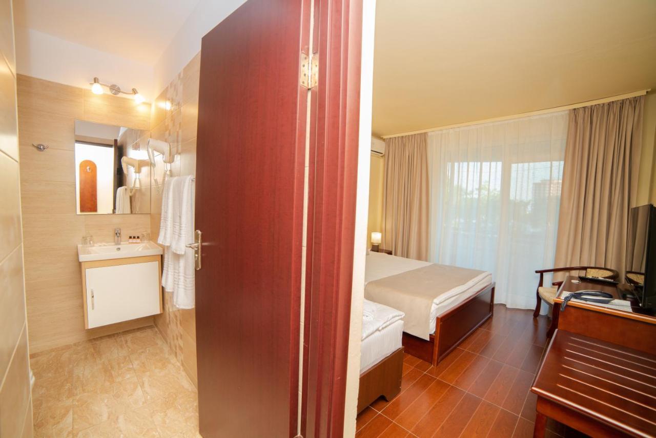 ונוס Hotel Corina מראה חיצוני תמונה