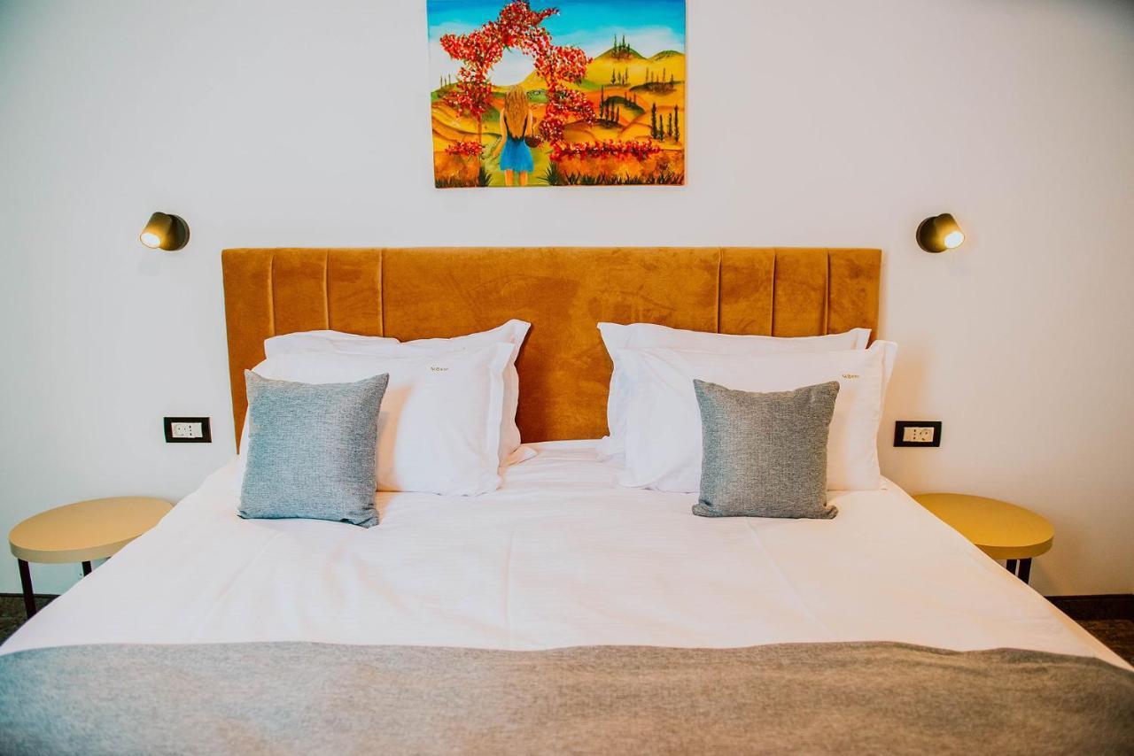 ונוס Hotel Corina מראה חיצוני תמונה