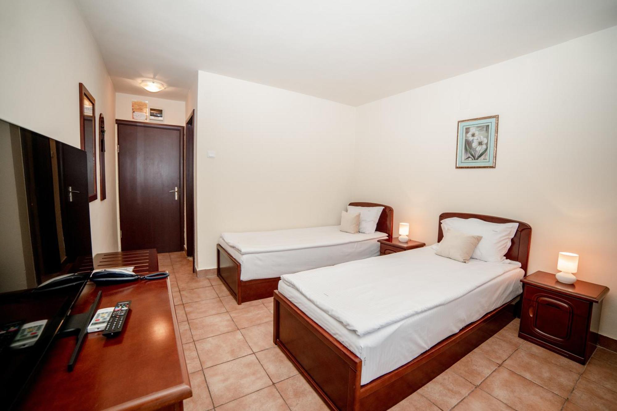 ונוס Hotel Corina מראה חיצוני תמונה