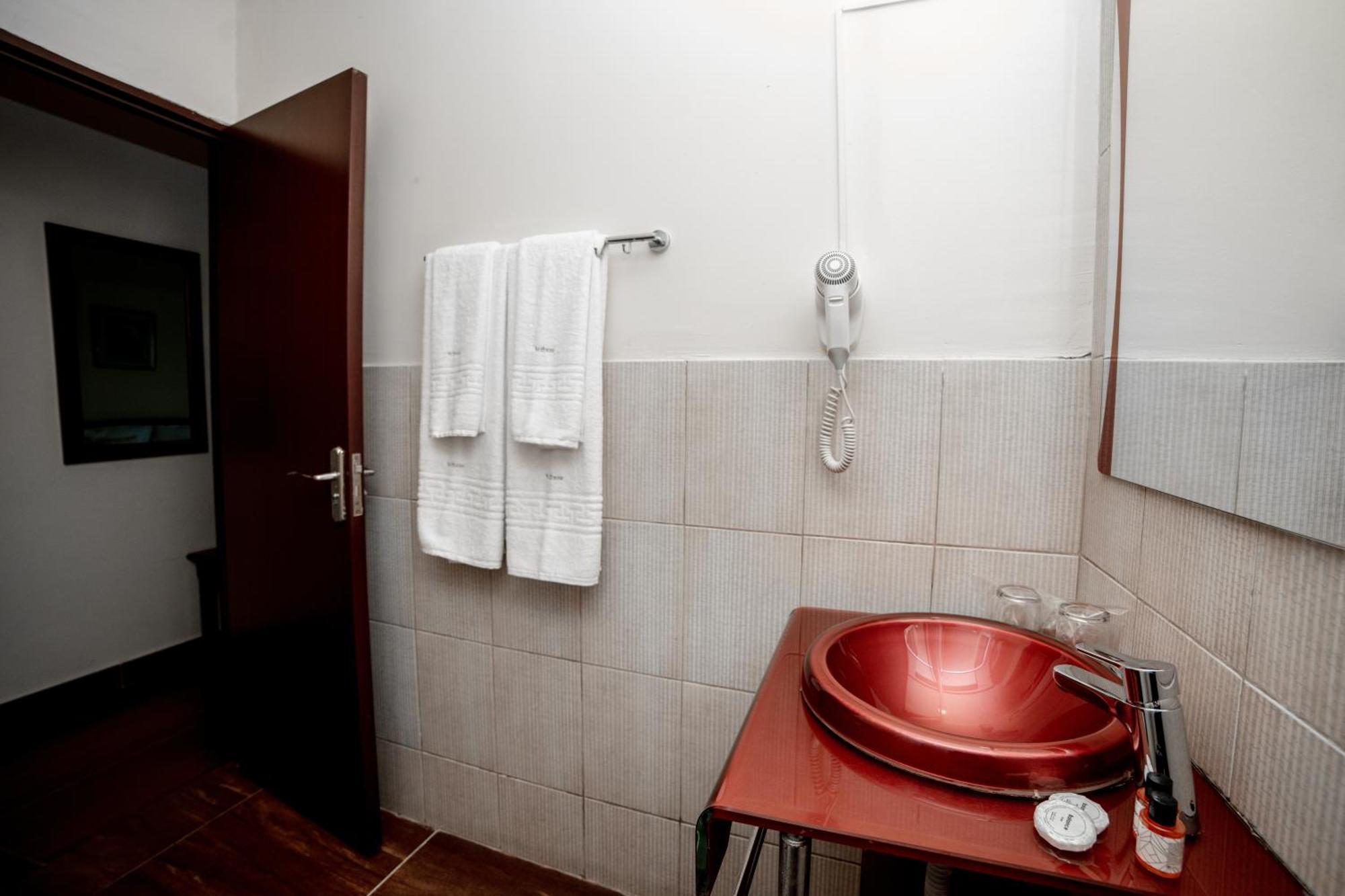 ונוס Hotel Corina מראה חיצוני תמונה